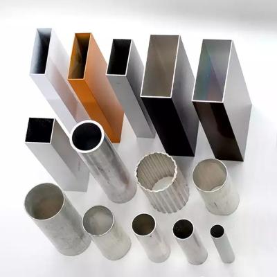 China 6000 Reihen-anodisierendes Aluminiumrohr-Rohr-rechteckiges Quadrat ringsum Aluminiumrohr zu verkaufen