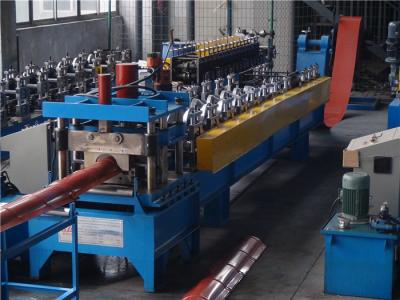 Chine Pressez le toit en métal d'étape formant la machine, petit pain de feuille de voûte formant la machine 0.4-0.6mm à vendre