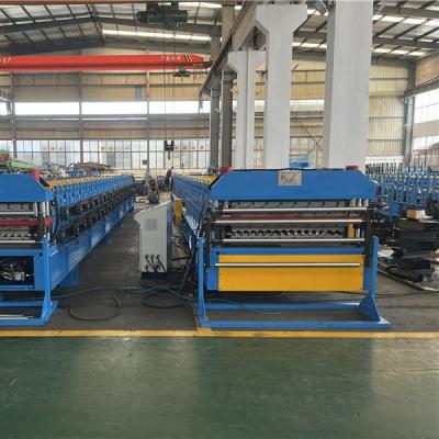 China Het autobroodje die van de Stapelaar Dubbele Laag Machine met Hydraulische Decoiler 15m/min vormen Te koop