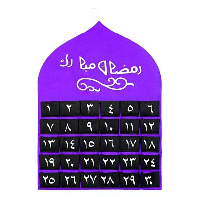 China Ramadan Decoration DIY Gift Red Felt Wall Calendar Eid Mubarak Countdown Calendar Ramadan Decoration for sale