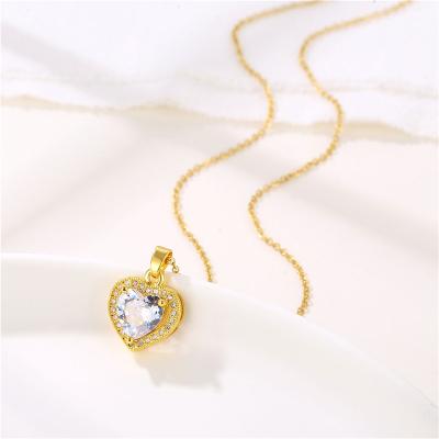 China FASHIONABLE Queen White Gemstone Pendant Solid Necklace For Women Girls Jewelry 18K Gold Plated Heart Necklace for sale