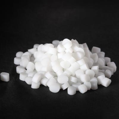 Chine Pellets élastomères thermoplastiques de qualité injectable pour la fabrication de figurines de jouets transparentes à vendre