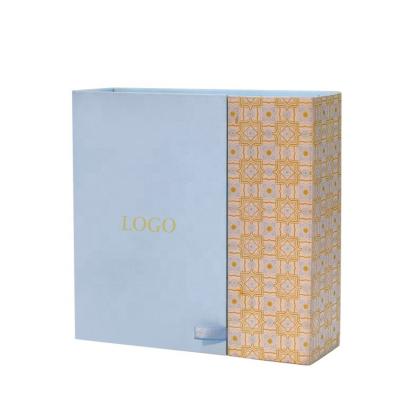 China Low MOQ Custom Large Size Paper Boxes Recycled Materials Branding Matte Rectangula Sturdy Folding Magneticr Closure Gift Packaging Box for sale