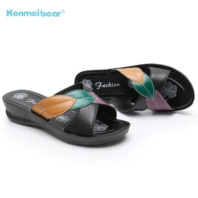 China New Fashion Ladies PVC Slide Sandals Injection Waterproof Women Model Slippers for sale