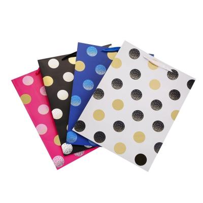 China CMYK 4 Color Offset Printing Portable Store Shopping Carry Small Paper Bags For Socks for sale