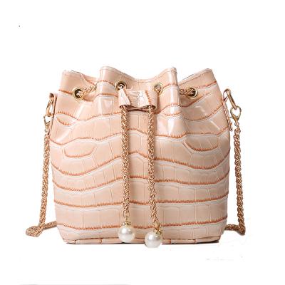 China 2022 Customized Cute Genuine Leather Crossbody Handbags Eco-friendly Luxury Pink Bucket Body Sling Women Tote Pu Leather Bag Shopping For Ladies for sale