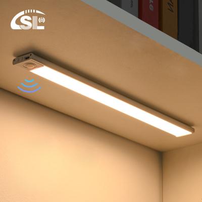 China Indoor Battery Powered Motion Sensor Led Under Cabinet Lights 30000 Hours Working Time for sale