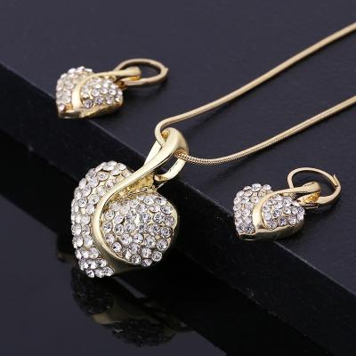 China Factory Wholesale FASHIONABLE Gold Plated Rhinestone Crystal Alloy Heart Pendant Necklace Earrings Fashion Jewelry Sets for sale