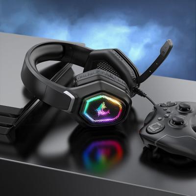 China OEM USB Gaming Earphone RGB Light Stereo Sound PC Wired USB Headsets Microphone With Microphone For PC PS4 Gamer Earphones for sale