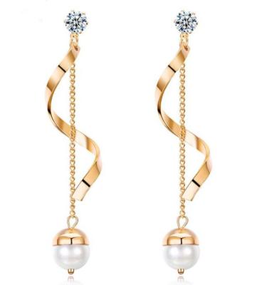 China Dangle Designs Earring Online Fashion Jewelry Fine Chains Pearl Rhinestone Gold Color Cool Earring Earrings for sale