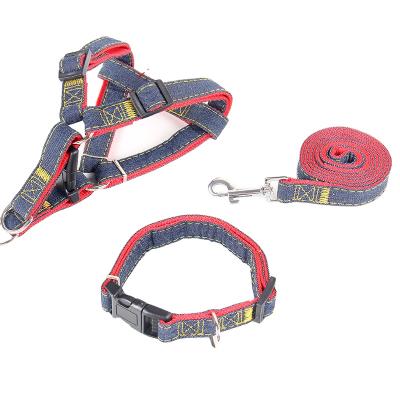 China Long Soft Padded Pet Leash Stylish Shiny Polyester Pet Training Products Walking Leash for sale