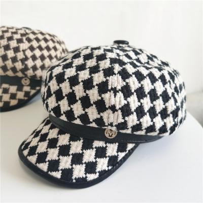 China 2022 New Style Fashion Plaid Pattern Octagonal Hat Daily Wear Ladies Fashion Cotton Beret Soft Paint Hat for sale