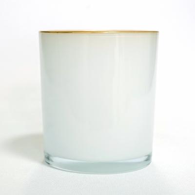 China Modern Eye-Catching Glossy White Empty Elegant Recycled Glass Candle Holders 10oz Candle Jars With Gold Rim for sale