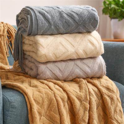 China 2022 Hot Sale Custom Geometric Knitted Throw Folded Home Super Soft Blanket Breathable Sofa Blanket for sale