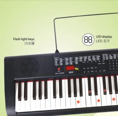 China Plastic Electronic Keyboard--61key (the key with light for demo guidance ) for sale