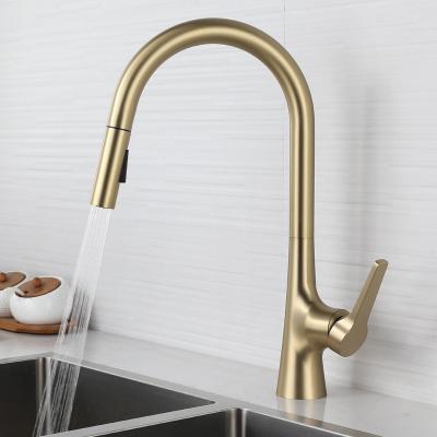 China Pull Out Luxury Modern Gold Brass Kitchen Sink Single Tap Sensor Spray Handle Faucet With Pull Out Spout for sale