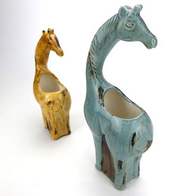 China Europe Giraffe Shaped Antique Vase , Animal Shaped Vase For Home Decoration for sale