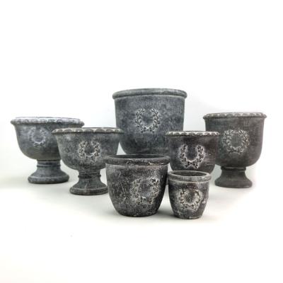 China Eco - Friendly Multi Shape Garden Urns for sale