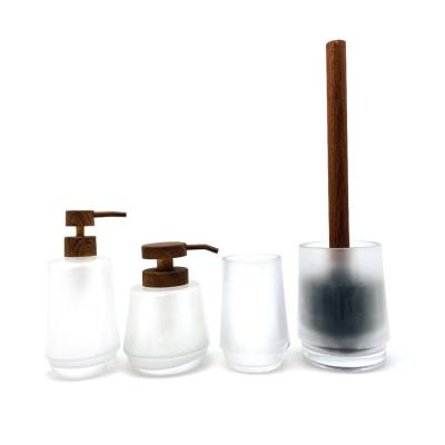 China New Sustainable Personalized Luxurious Glass Bath Set Home Decor Bathroom Accessories Sets for sale