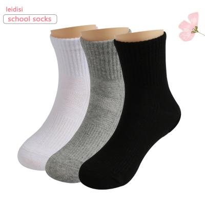 China Wholesale Design Student Socks White Comfortable Sports Cotton Tall Socks for sale