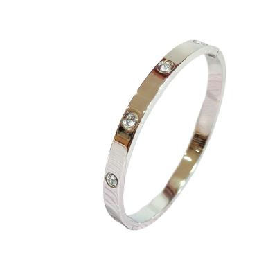 China Fashionable love fashion Korean zircon stainless steel buckle simple sale gold and silver simple bracelet exquisite bracelet for sale