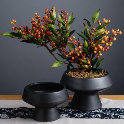 China Custom Modern Succulent Balcony Planter Garden Decorative Black Ceramic Flower Pots and Planters for sale