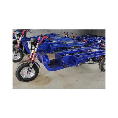 China High Production Rate Three Wheels Vehicle Feed Spreader For Dairy Cow Cattle Sheep for sale