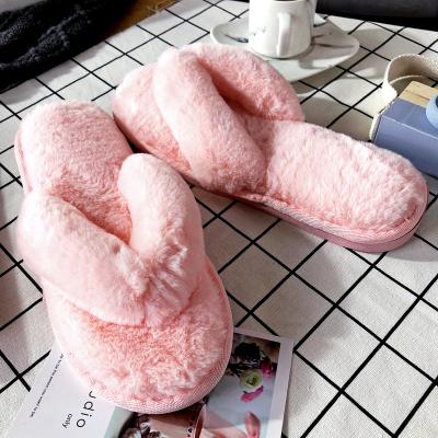 China New Winter Fashion Trend Women's Furry Home Flip Flops Faux Fur Warm Slip On Bedroom Slippers for sale