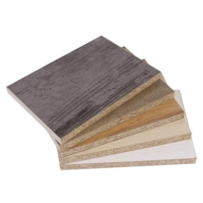 China Traditional 18mm Different Colors Melamine Veneer Chipboard Particle Board Flakeboard For Sideboards zu verkaufen