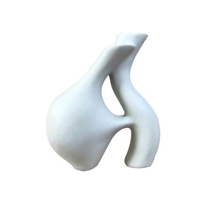 China High Quality Abstract Art Wedding Vase Best Price White Ceramic Vase Size for sale