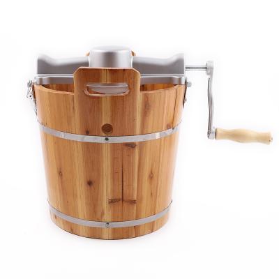 China Outdoor Manual Wooden Bucket No Electricity Portable Easy Operation Fruit Yogurt Preparation Flavor Ice Cream Maker for sale