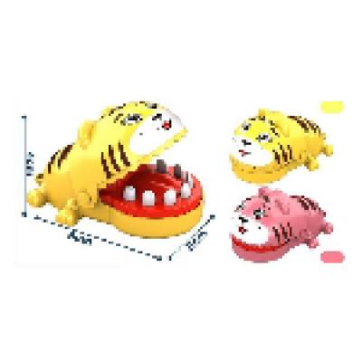 China Toy Kids Novelty Funny Educational Party Toy Animal Crazy Table Games Set Teeth Biting Finger Toys for sale