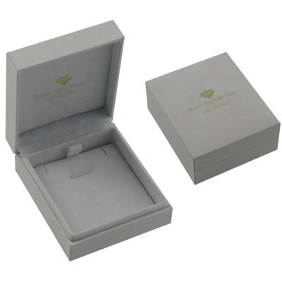 China Custom Logo Printed Storage Luxury White Paper Pendant Gift Packaging Box Jewelry for sale