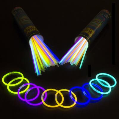 China Multi Colored 8 Inch Glow Stick Bracelets for Year Party Decoration from PE/plastic Te koop