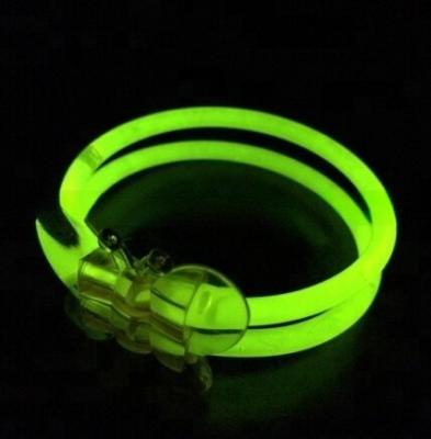 中国 Halloween Supplies Colorful Butterfly Glow Stick Bracelets for Bar Occassion 5*200mm 販売のため