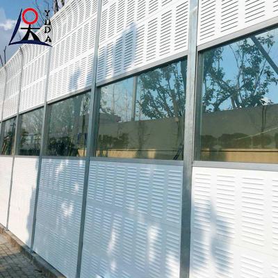 China PC PMMA Highway Noise Barrier Acoustic Panel Manufacturer Road Noise Barrier Fence Te koop