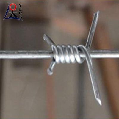 Cina 3 fili di sicurezza filo spinato singolo 14 calibro di recinzione galvanizzata rotoli filo spinato in vendita