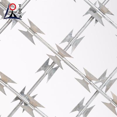 China Razor Blade Wire Mesh Roll BTO-22 Security Razor Barbed Wire Mesh Te koop