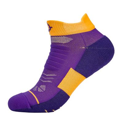 China Antibacterial Breathable Soft Sports Socks Mens For Basketball / Running / Cycling Socks for sale