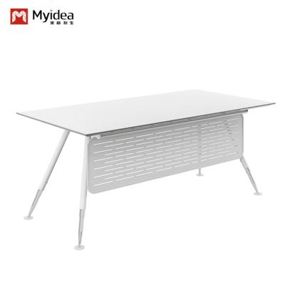 China Modern Office Furniture Executive Desk with Metal Feet in Snow White for sale