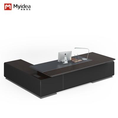 Cina Modern Luxury Large Wooden MDF Desk Classic Boss Office Desk Per stazioni di lavoro Mobili da ufficio in vendita