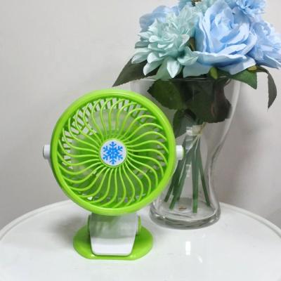 China Heavy Wind 6 Inch Clip Fan USB Portable Battery Desk Table Stand Rechargeable Fan 360 Rotatable for sale