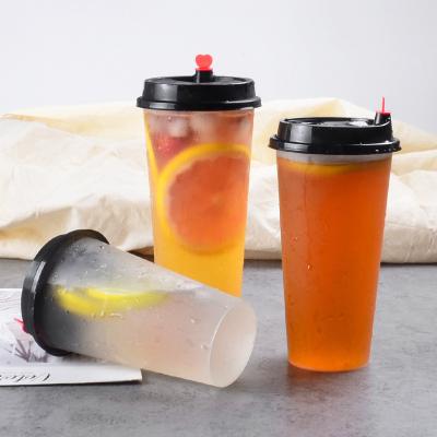 Chine Les tasses et les couvercles de Boba d'ANIMAL FAMILIER les tasses en plastique de 32 onces avec des couvercles prélèvent librement à vendre