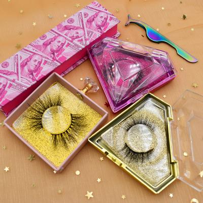 China 2020 New Arrival Triangle Shape Magnetic Private Label Lashes Box 3d Mink Lashes Eyelash Vendor Customized Clear Acrylic Boxes for sale