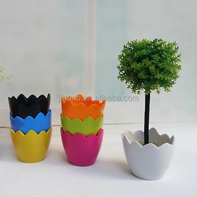 China Modern attractive eggshell shape colorized plastic flower pot for sale