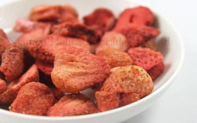 China Healthy Snacks Freeze Dried Strawberries Slices Freeze Dried Foods for sale