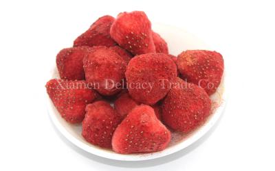 China Sweet Fruit Freeze Dried Strawberries Snacks Bulk with Rich Nutrition for sale