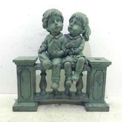 China Europe wholesale resin bronze boy and girl garden statue for yard decoration for sale