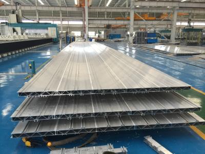 China los 4.2M el aluminio 6063 T6 sacaron grueso de pared de los perfiles el 16.8MM usado como pared lateral de los metros en venta