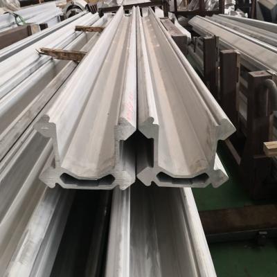 China Mecánico T6 perfiles sacados de aluminio de 7000 series en venta